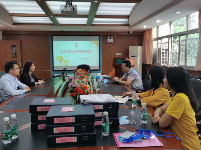 审计组现场听取关于疫情防控经费的分配使用情况汇报