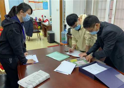 社区监察站联合街道防控办检查后乐园社区疫情台账资料 (3)(1).jpg